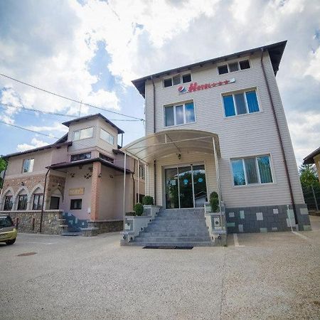 Hotel Gclub Breaza  Bagian luar foto