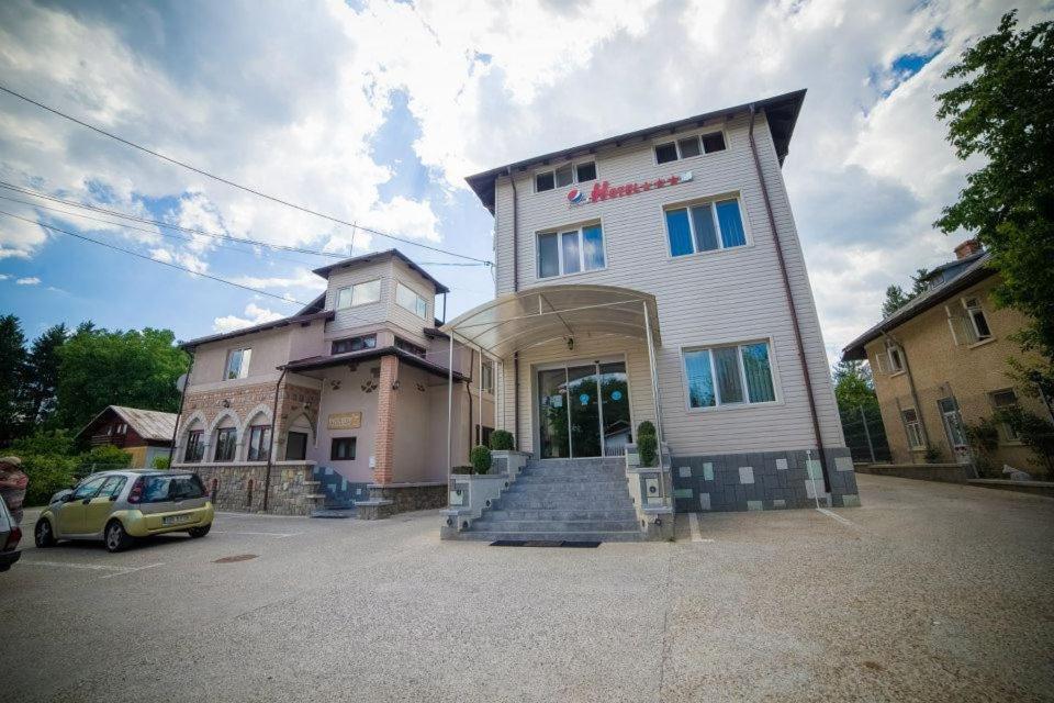 Hotel Gclub Breaza  Bagian luar foto